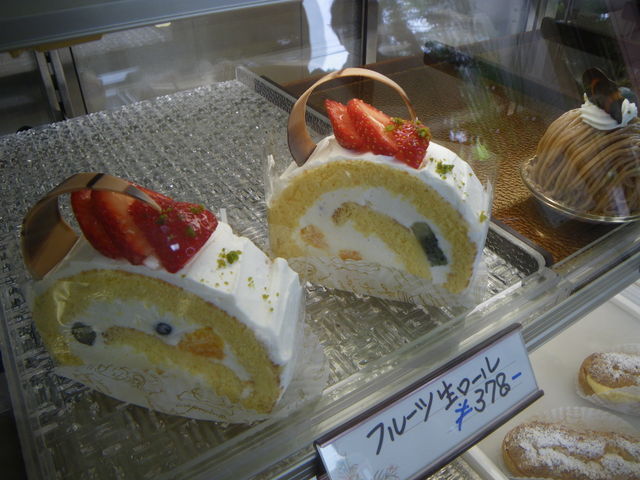 春のケーキ_シ・サワット