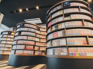 NCebTzeq Comic&Books̎ʐ^